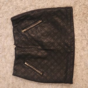 EXPRESS QUILTED PLEATHER MINI SKIRT 00